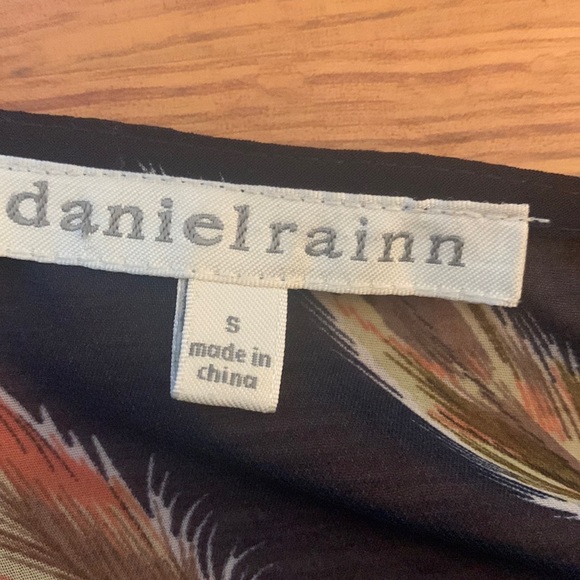 Multiuse, sheer cover up top - Picture 6 of 7